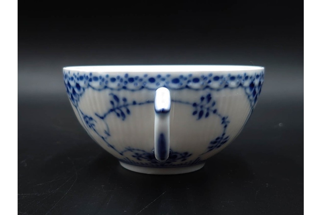 デンマーク製　ROYAL COPENHAGEN(ロイヤルコペンハーゲン)　ブルーフルーテッド　ハーフレース　ティーカップ&ソーサー5客セット　定価(5客合計)約14万8千円　(R-087854)