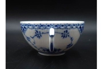 デンマーク製　ROYAL COPENHAGEN(ロイヤルコペンハーゲン)　ブルーフルーテッド　ハーフレース　ティーカップ&ソーサー5客セット　定価(5客合計)約14万8千円　(R-087854)
