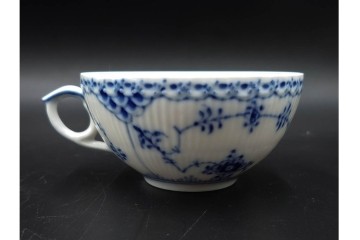 デンマーク製　ROYAL COPENHAGEN(ロイヤルコペンハーゲン)　ブルーフルーテッド　ハーフレース　ティーカップ&ソーサー5客セット　定価(5客合計)約14万8千円　(R-087854)