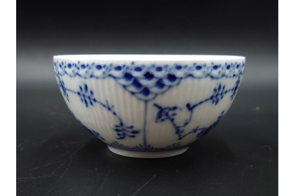 デンマーク製　ROYAL COPENHAGEN(ロイヤルコペンハーゲン)　ブルーフルーテッド　ハーフレース　ティーカップ&ソーサー5客セット　定価(5客合計)約14万8千円　(R-087854)