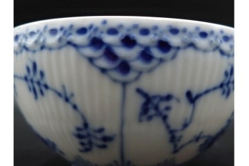 デンマーク製　ROYAL COPENHAGEN(ロイヤルコペンハーゲン)　ブルーフルーテッド　ハーフレース　ティーカップ&ソーサー5客セット　定価(5客合計)約14万8千円　(R-087854)