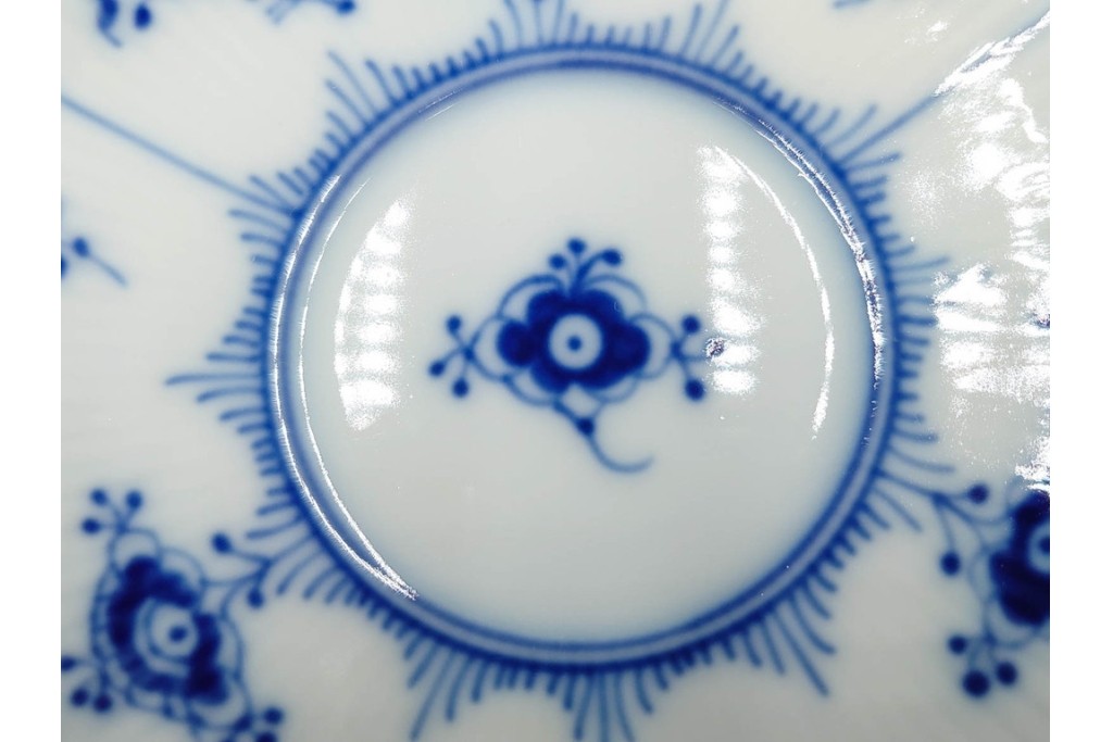 デンマーク製　ROYAL COPENHAGEN(ロイヤルコペンハーゲン)　ブルーフルーテッド　ハーフレース　ティーカップ&ソーサー5客セット　定価(5客合計)約14万8千円　(R-087854)