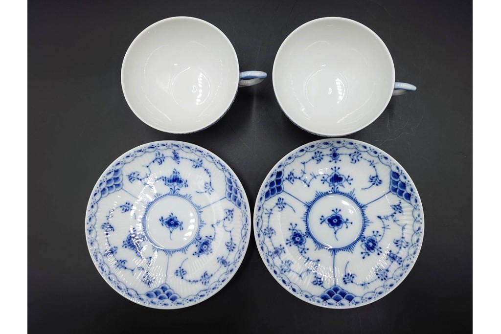 デンマーク製　ROYAL COPENHAGEN(ロイヤルコペンハーゲン)　ブルーフルーテッド　ハーフレース　ティーカップ&ソーサー5客セット　定価(5客合計)約14万8千円　(R-087854)