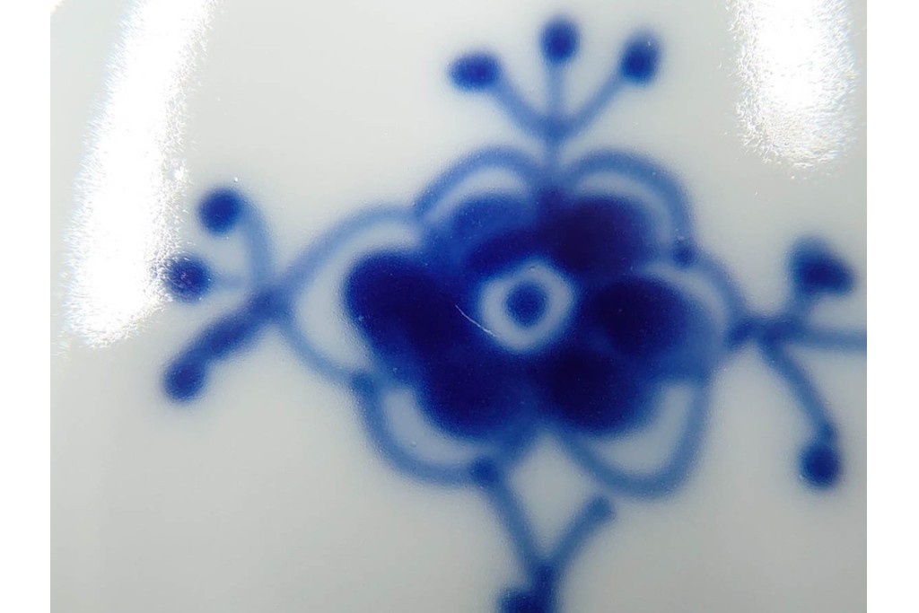 デンマーク製　ROYAL COPENHAGEN(ロイヤルコペンハーゲン)　ブルーフルーテッド　ハーフレース　ティーカップ&ソーサー5客セット　定価(5客合計)約14万8千円　(R-087854)