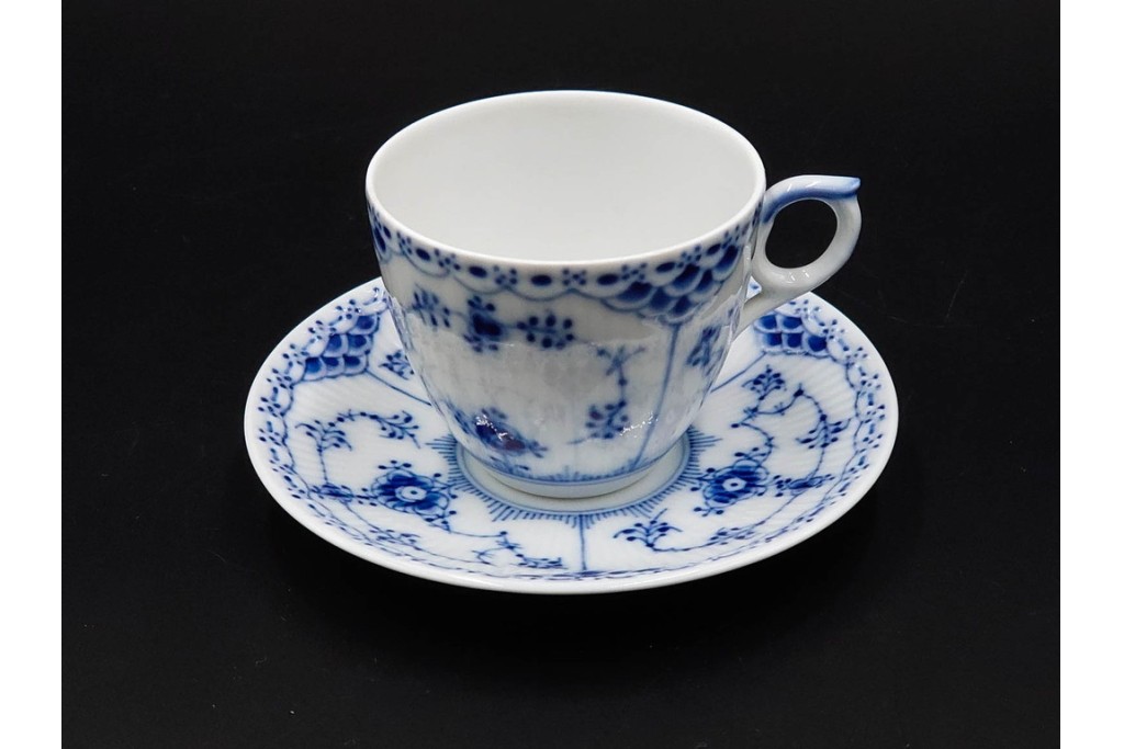 デンマーク製　ROYAL COPENHAGEN(ロイヤルコペンハーゲン)　ブルーフルーテッド　ハーフレース　コーヒーカップ&ソーサー5客セット　定価(5客合計)約13万7千円　(R-087855)