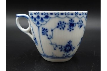デンマーク製　ROYAL COPENHAGEN(ロイヤルコペンハーゲン)　ブルーフルーテッド　ハーフレース　コーヒーカップ&ソーサー5客セット　定価(5客合計)約13万7千円　(R-087855)