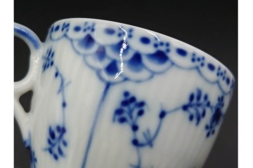 デンマーク製　ROYAL COPENHAGEN(ロイヤルコペンハーゲン)　ブルーフルーテッド　ハーフレース　コーヒーカップ&ソーサー5客セット　定価(5客合計)約13万7千円　(R-087855)
