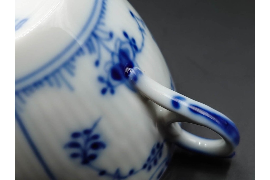 デンマーク製　ROYAL COPENHAGEN(ロイヤルコペンハーゲン)　ブルーフルーテッド　ハーフレース　コーヒーカップ&ソーサー5客セット　定価(5客合計)約13万7千円　(R-087855)
