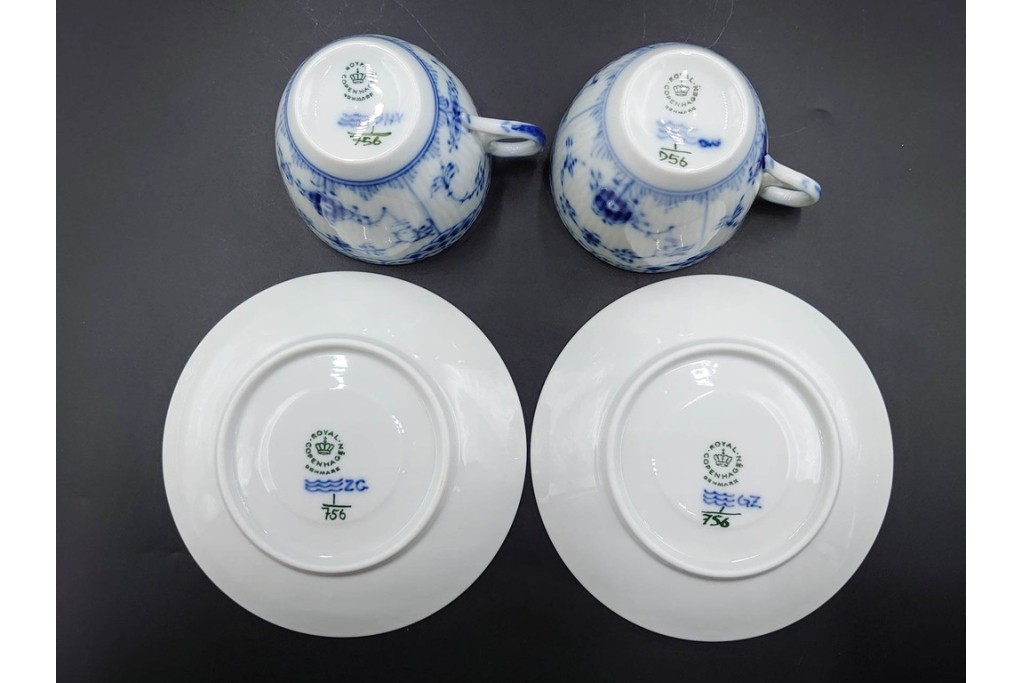 デンマーク製　ROYAL COPENHAGEN(ロイヤルコペンハーゲン)　ブルーフルーテッド　ハーフレース　コーヒーカップ&ソーサー5客セット　定価(5客合計)約13万7千円　(R-087855)