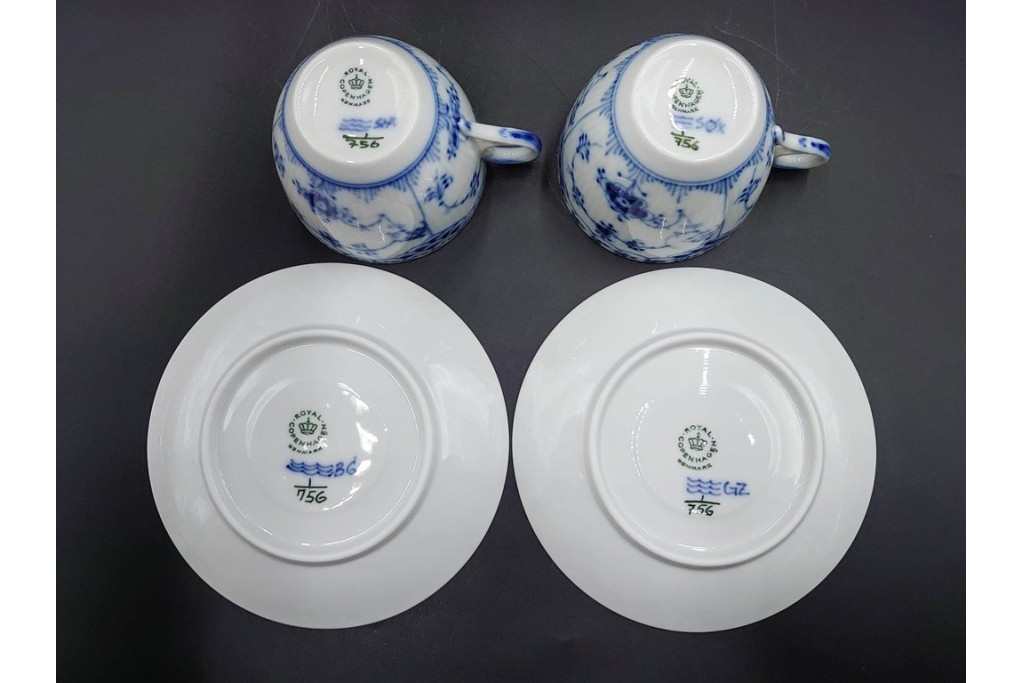 デンマーク製　ROYAL COPENHAGEN(ロイヤルコペンハーゲン)　ブルーフルーテッド　ハーフレース　コーヒーカップ&ソーサー5客セット　定価(5客合計)約13万7千円　(R-087855)