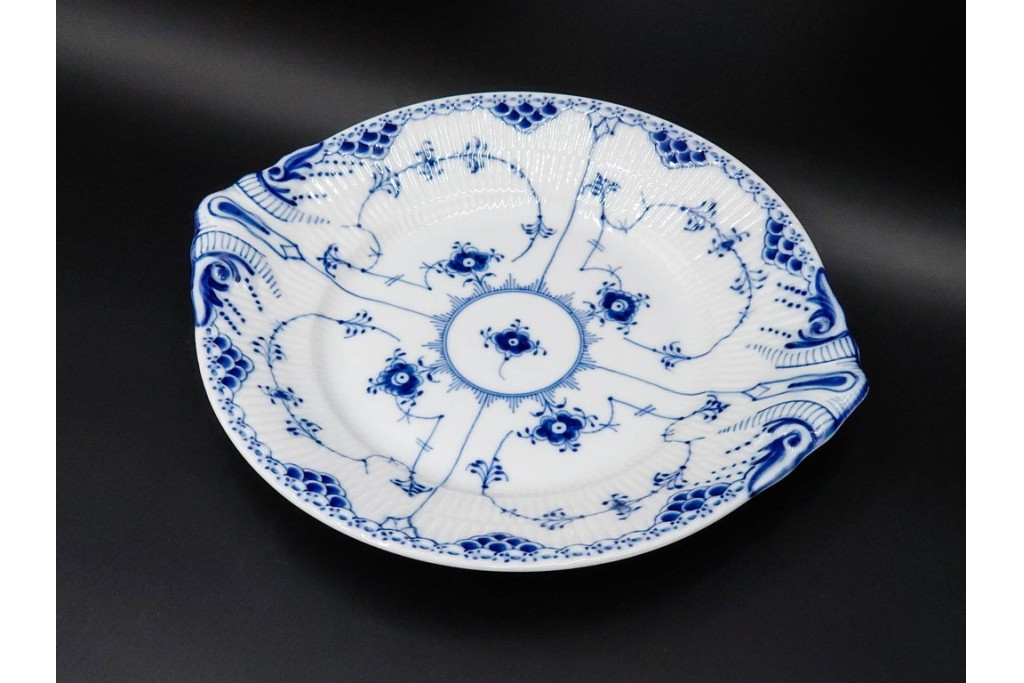 デンマーク製　ROYAL COPENHAGEN(ロイヤルコペンハーゲン)　ブルーフルーテッド　ハーフレース　直径約31cm　オーバルプレート　(R-087856)