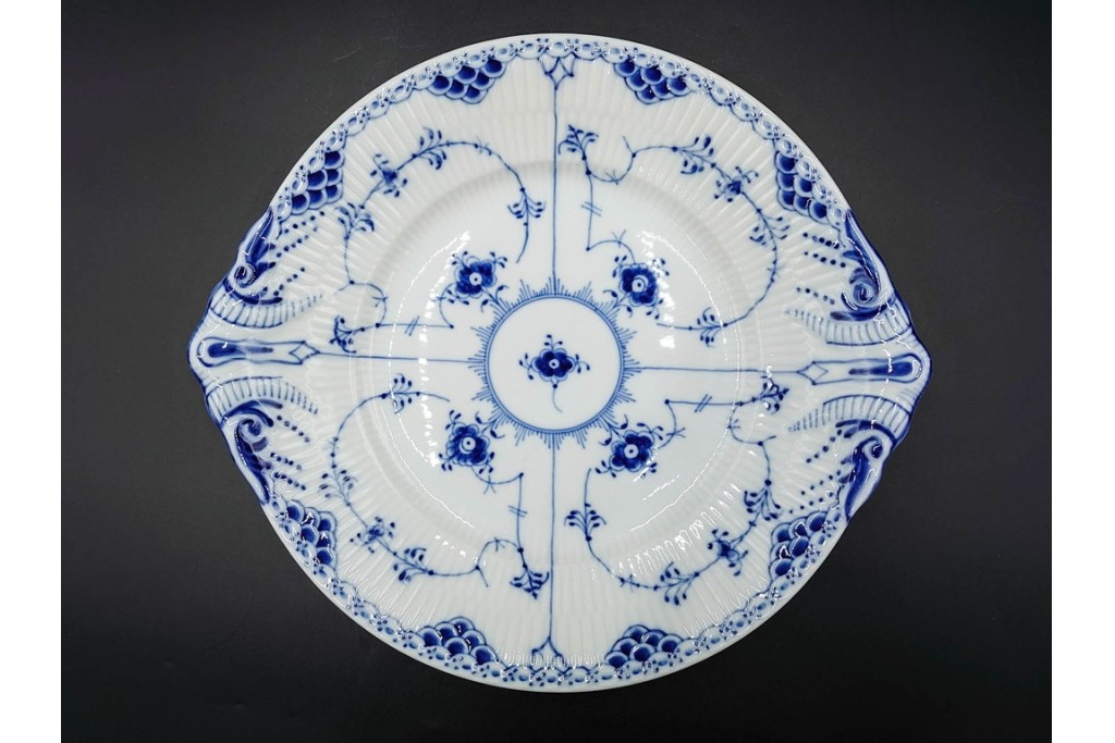 デンマーク製　ROYAL COPENHAGEN(ロイヤルコペンハーゲン)　ブルーフルーテッド　ハーフレース　直径約31cm　オーバルプレート　(R-087856)