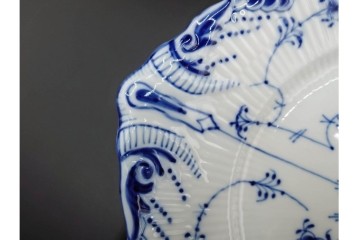 デンマーク製　ROYAL COPENHAGEN(ロイヤルコペンハーゲン)　ブルーフルーテッド　ハーフレース　直径約31cm　オーバルプレート　(R-087856)