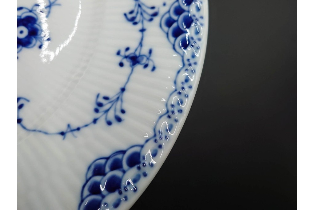 デンマーク製　ROYAL COPENHAGEN(ロイヤルコペンハーゲン)　ブルーフルーテッド　ハーフレース　直径約31cm　オーバルプレート　(R-087856)