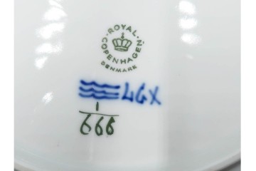 デンマーク製　ROYAL COPENHAGEN(ロイヤルコペンハーゲン)　ブルーフルーテッド　ハーフレース　直径約31cm　オーバルプレート　(R-087856)