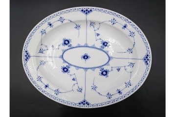 デンマーク製　ROYAL COPENHAGEN(ロイヤルコペンハーゲン)　ブルーフルーテッド　ハーフレース　直径約36.5cm 　オーバルディッシュ　定価7万4800円　(R-087857)