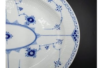 デンマーク製　ROYAL COPENHAGEN(ロイヤルコペンハーゲン)　ブルーフルーテッド　ハーフレース　直径約36.5cm 　オーバルディッシュ　定価7万4800円　(R-087857)