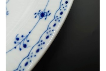 デンマーク製　ROYAL COPENHAGEN(ロイヤルコペンハーゲン)　ブルーフルーテッド　ハーフレース　直径約36.5cm 　オーバルディッシュ　定価7万4800円　(R-087857)