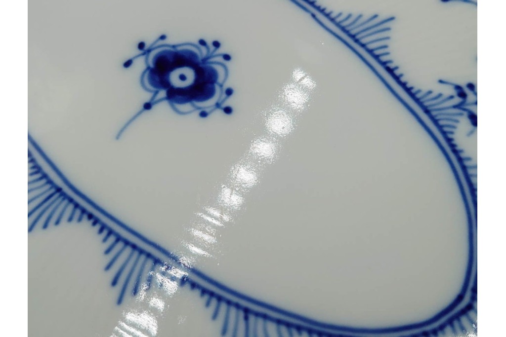 デンマーク製　ROYAL COPENHAGEN(ロイヤルコペンハーゲン)　ブルーフルーテッド　ハーフレース　直径約36.5cm 　オーバルディッシュ　定価7万4800円　(R-087857)