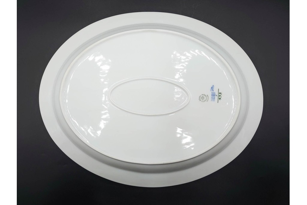 デンマーク製　ROYAL COPENHAGEN(ロイヤルコペンハーゲン)　ブルーフルーテッド　ハーフレース　直径約36.5cm 　オーバルディッシュ　定価7万4800円　(R-087857)