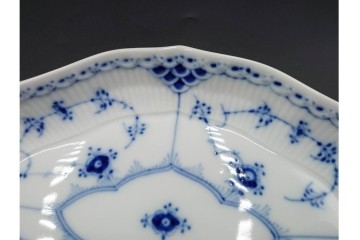 デンマーク製　ROYAL COPENHAGEN(ロイヤルコペンハーゲン)　ブルーフルーテッド　ハーフレース　オーバルプレート(直径約22cm)1枚・プレート(直径約15cm)5枚セット　(R-087858)