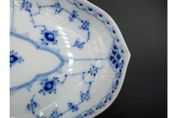 デンマーク製　ROYAL COPENHAGEN(ロイヤルコペンハーゲン)　ブルーフルーテッド　ハーフレース　オーバルプレート(直径約22cm)1枚・プレート(直径約15cm)5枚セット　(R-087858)