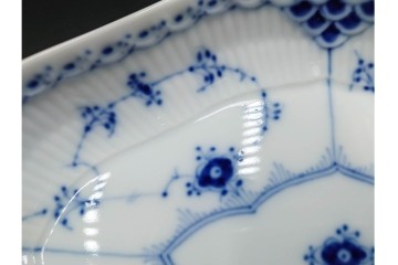 デンマーク製　ROYAL COPENHAGEN(ロイヤルコペンハーゲン)　ブルーフルーテッド　ハーフレース　オーバルプレート(直径約22cm)1枚・プレート(直径約15cm)5枚セット　(R-087858)