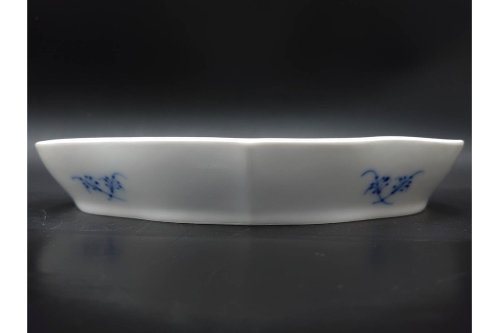 デンマーク製　ROYAL COPENHAGEN(ロイヤルコペンハーゲン)　ブルーフルーテッド　ハーフレース　オーバルプレート(直径約22cm)1枚・プレート(直径約15cm)5枚セット　(R-087858)