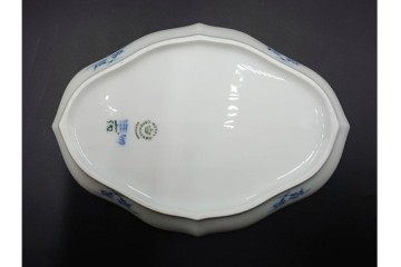 デンマーク製　ROYAL COPENHAGEN(ロイヤルコペンハーゲン)　ブルーフルーテッド　ハーフレース　オーバルプレート(直径約22cm)1枚・プレート(直径約15cm)5枚セット　(R-087858)