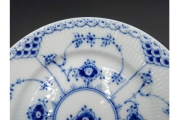 デンマーク製　ROYAL COPENHAGEN(ロイヤルコペンハーゲン)　ブルーフルーテッド　ハーフレース　オーバルプレート(直径約22cm)1枚・プレート(直径約15cm)5枚セット　(R-087858)