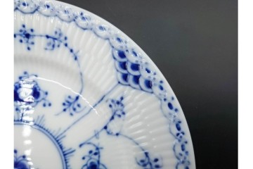 デンマーク製　ROYAL COPENHAGEN(ロイヤルコペンハーゲン)　ブルーフルーテッド　ハーフレース　オーバルプレート(直径約22cm)1枚・プレート(直径約15cm)5枚セット　(R-087858)