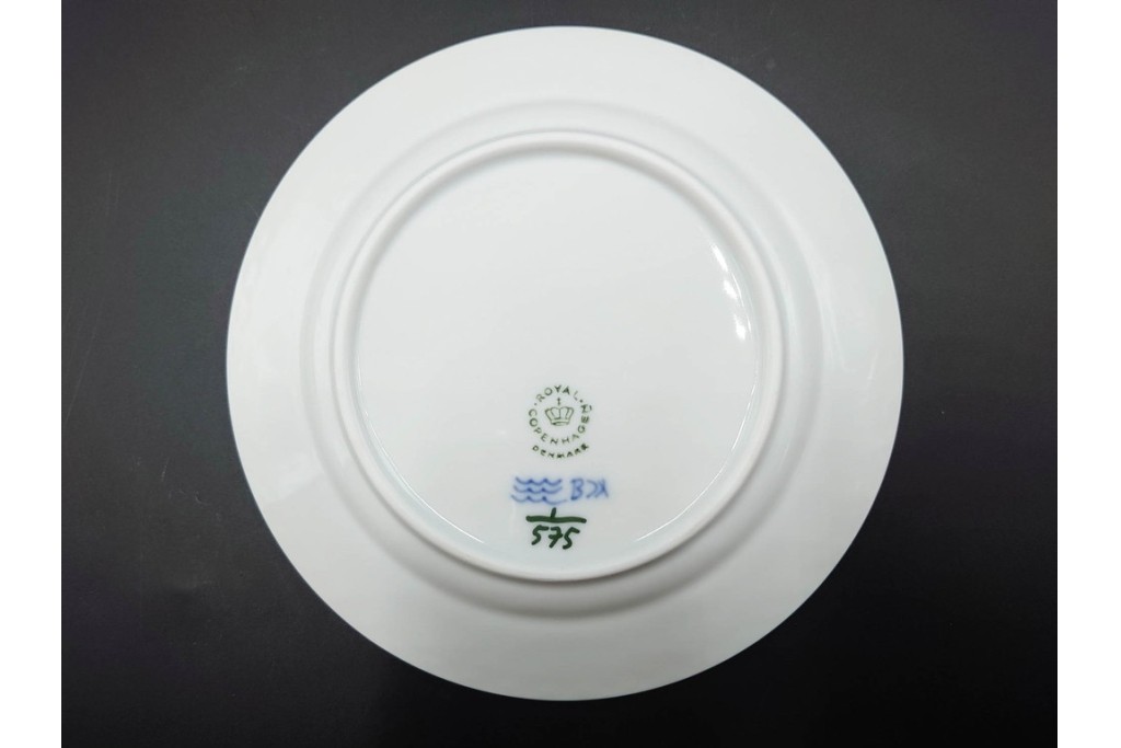 デンマーク製　ROYAL COPENHAGEN(ロイヤルコペンハーゲン)　ブルーフルーテッド　ハーフレース　オーバルプレート(直径約22cm)1枚・プレート(直径約15cm)5枚セット　(R-087858)