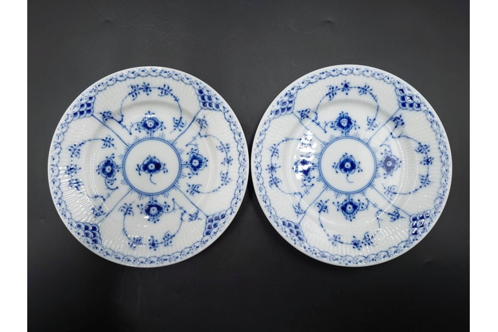 デンマーク製　ROYAL COPENHAGEN(ロイヤルコペンハーゲン)　ブルーフルーテッド　ハーフレース　オーバルプレート(直径約22cm)1枚・プレート(直径約15cm)5枚セット　(R-087858)