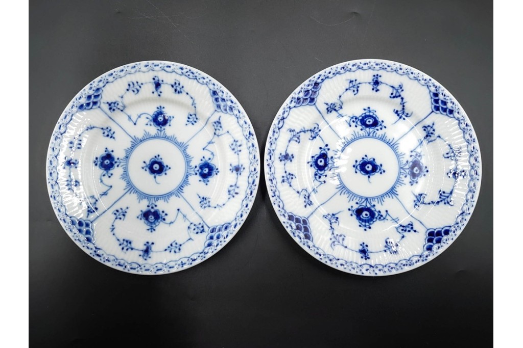 デンマーク製　ROYAL COPENHAGEN(ロイヤルコペンハーゲン)　ブルーフルーテッド　ハーフレース　オーバルプレート(直径約22cm)1枚・プレート(直径約15cm)5枚セット　(R-087858)