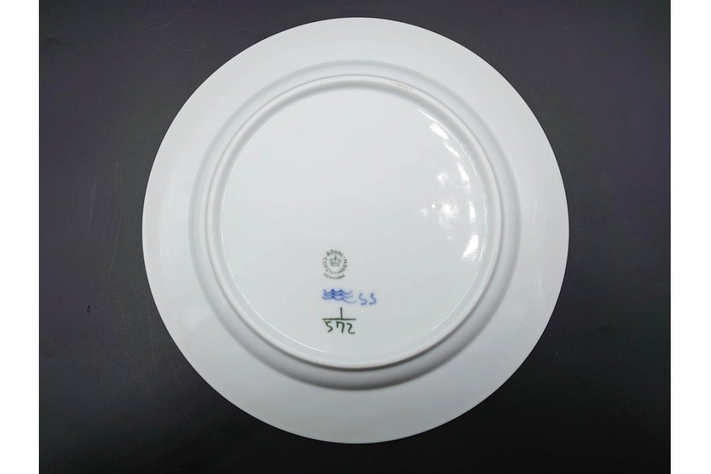 デンマーク製　ROYAL COPENHAGEN(ロイヤルコペンハーゲン)　ブルーフルーテッド　ハーフレース　直径約22cm　プレート3枚セット　(R-087859)