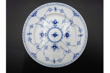 デンマーク製　ROYAL COPENHAGEN(ロイヤルコペンハーゲン)　ブルーフルーテッド　ハーフレース　直径約23cm　プレート3枚セット　(R-087860)