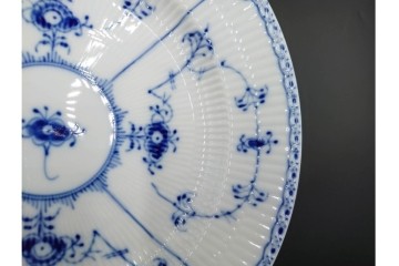 デンマーク製　ROYAL COPENHAGEN(ロイヤルコペンハーゲン)　ブルーフルーテッド　ハーフレース　直径約26cm　プレート3枚セット　(R-087861)
