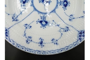 デンマーク製　ROYAL COPENHAGEN(ロイヤルコペンハーゲン)　ブルーフルーテッド　ハーフレース　直径約26cm　プレート3枚セット　(R-087861)