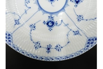デンマーク製　ROYAL COPENHAGEN(ロイヤルコペンハーゲン)　ブルーフルーテッド　ハーフレース　直径約26cm　プレート3枚セット　(R-087862)