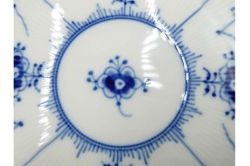 デンマーク製　ROYAL COPENHAGEN(ロイヤルコペンハーゲン)　ブルーフルーテッド　ハーフレース　直径約26cm　プレート3枚セット　(R-087862)