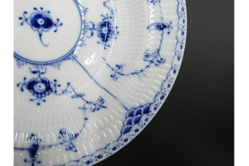 デンマーク製　ROYAL COPENHAGEN(ロイヤルコペンハーゲン)　ブルーフルーテッド　ハーフレース　直径約22cm　ディーププレート3枚セット　定価(3枚合計)9万9千円　(R-087863)