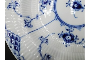 デンマーク製　ROYAL COPENHAGEN(ロイヤルコペンハーゲン)　ブルーフルーテッド　ハーフレース　直径約22cm　ディーププレート3枚セット　定価(3枚合計)9万9千円　(R-087863)