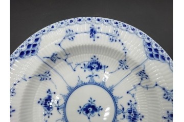 デンマーク製　ROYAL COPENHAGEN(ロイヤルコペンハーゲン)　ブルーフルーテッド　ハーフレース　直径約22cm　ディーププレート3枚セット　定価(3枚合計)9万9千円　(R-087864)