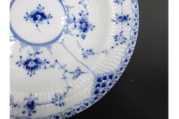 デンマーク製　ROYAL COPENHAGEN(ロイヤルコペンハーゲン)　ブルーフルーテッド　ハーフレース　直径約22cm　ディーププレート3枚セット　定価(3枚合計)9万9千円　(R-087864)