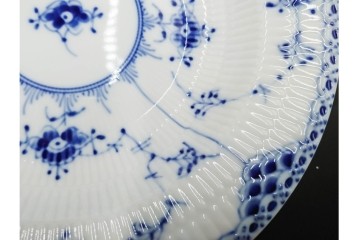 デンマーク製　ROYAL COPENHAGEN(ロイヤルコペンハーゲン)　ブルーフルーテッド　ハーフレース　直径約22cm　ディーププレート3枚セット　定価(3枚合計)9万9千円　(R-087864)