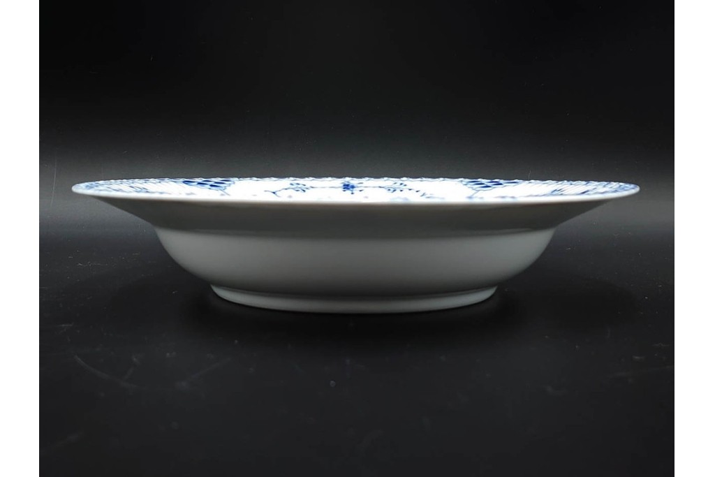 デンマーク製　ROYAL COPENHAGEN(ロイヤルコペンハーゲン)　ブルーフルーテッド　ハーフレース　直径約22cm　ディーププレート3枚セット　定価(3枚合計)9万9千円　(R-087864)