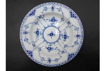 デンマーク製　ROYAL COPENHAGEN(ロイヤルコペンハーゲン)　ブルーフルーテッド　ハーフレース　直径約22cm　ディーププレート3枚セット　定価(3枚合計)9万9千円　(R-087864)