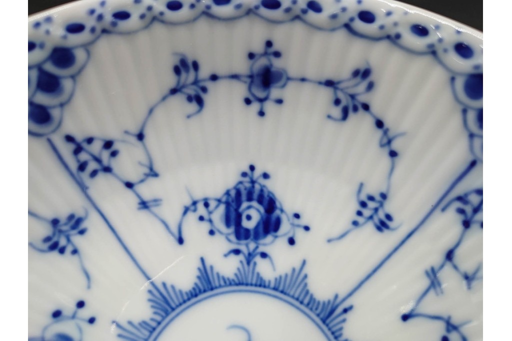 デンマーク製　ROYAL COPENHAGEN(ロイヤルコペンハーゲン)　ブルーフルーテッド　ハーフレース　約16cm　ボウル3点セット　定価(3点合計)約8万2千円　(R-087865)