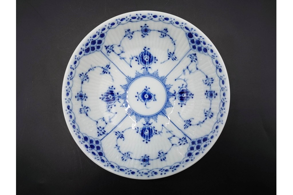 デンマーク製　ROYAL COPENHAGEN(ロイヤルコペンハーゲン)　ブルーフルーテッド　ハーフレース　約16cm　ボウル3点セット　定価(3点合計)約8万2千円　(R-087865)