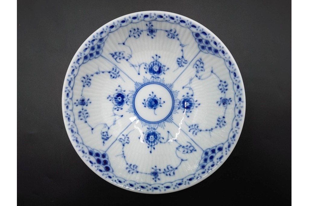 デンマーク製　ROYAL COPENHAGEN(ロイヤルコペンハーゲン)　ブルーフルーテッド　ハーフレース　約16cm　ボウル3点セット　定価(3点合計)約8万2千円　(R-087865)